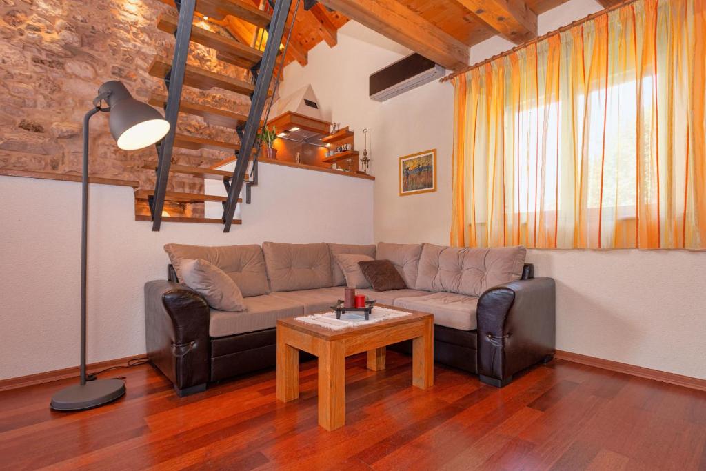 Posedenie v ubytovaní Holiday Home Rudina