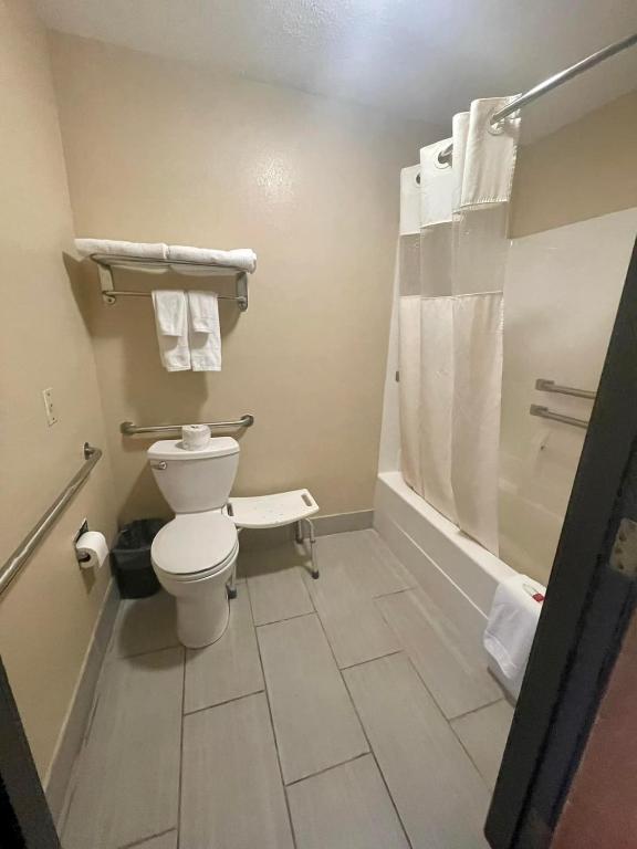Super 8 by Wyndham Paris IL - Queen Room - Acceso A Discapacitados/no Fumar