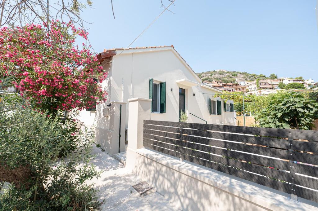 Imagen de la galería de Sunny yard apartments, en Poros