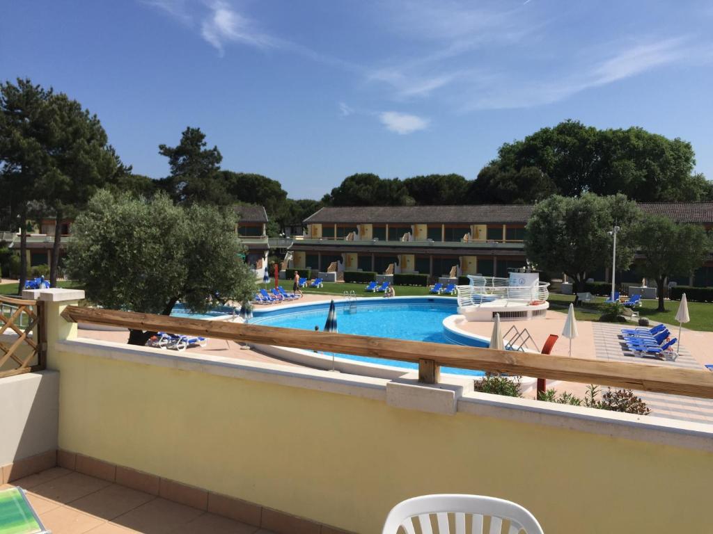 The swimming pool at or close to Bibione Residence Apartments