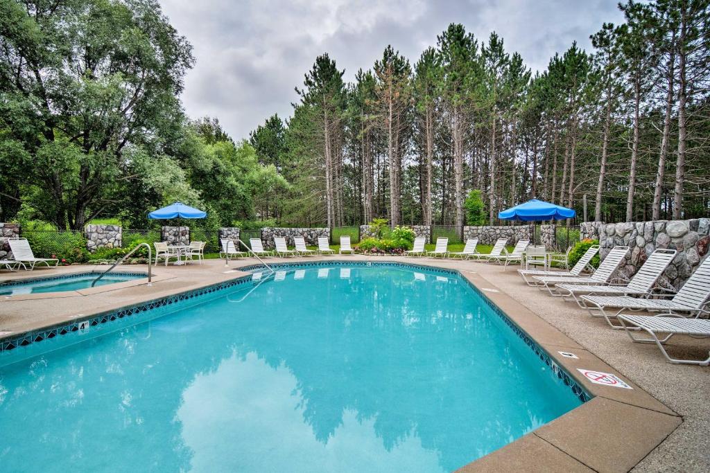 Harbor Springs Condo Rental with 2 Private Balconies, Harbor Springs