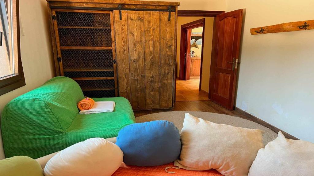 Postel nebo postele na pokoji v ubytování Preciosa Casa Cristian y María con piscina privada