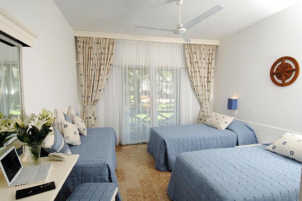 TV a/nebo společenská místnost v ubytování Voyager Beach Resort