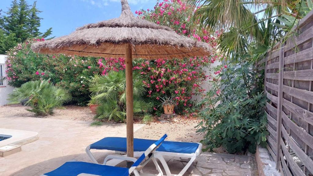 Villa voor 8 personen met zwembad, Calafat – Updated 2023 Prices
