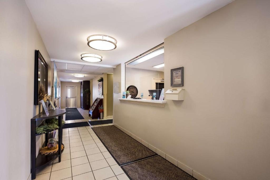 Sonesta Simply Suites St Louis Earth City photo