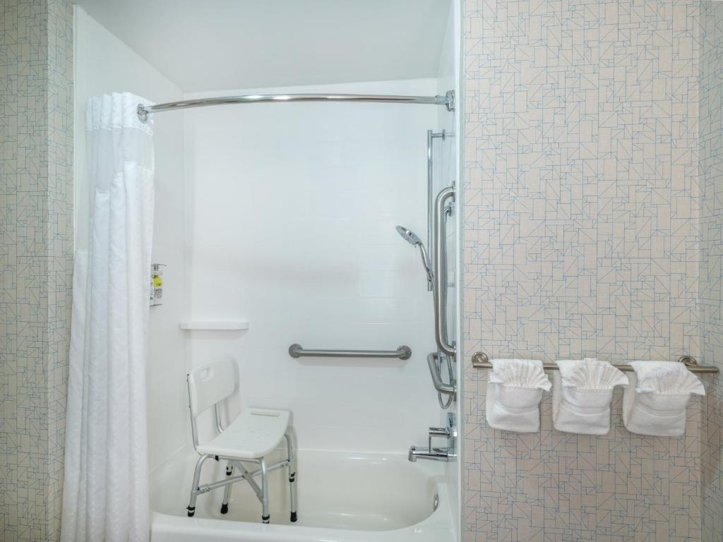 Holiday Inn Express Gas City, an IHG Hotel - Room King Estándar Con Movilidad Accesible