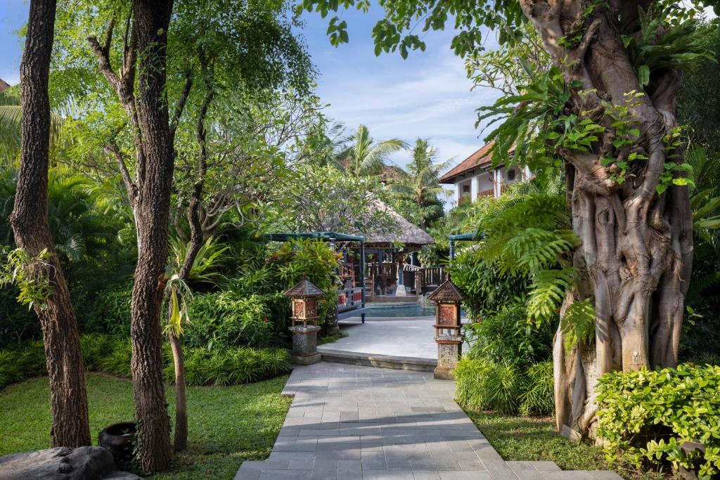 Zahrada ubytování The Alantara Sanur