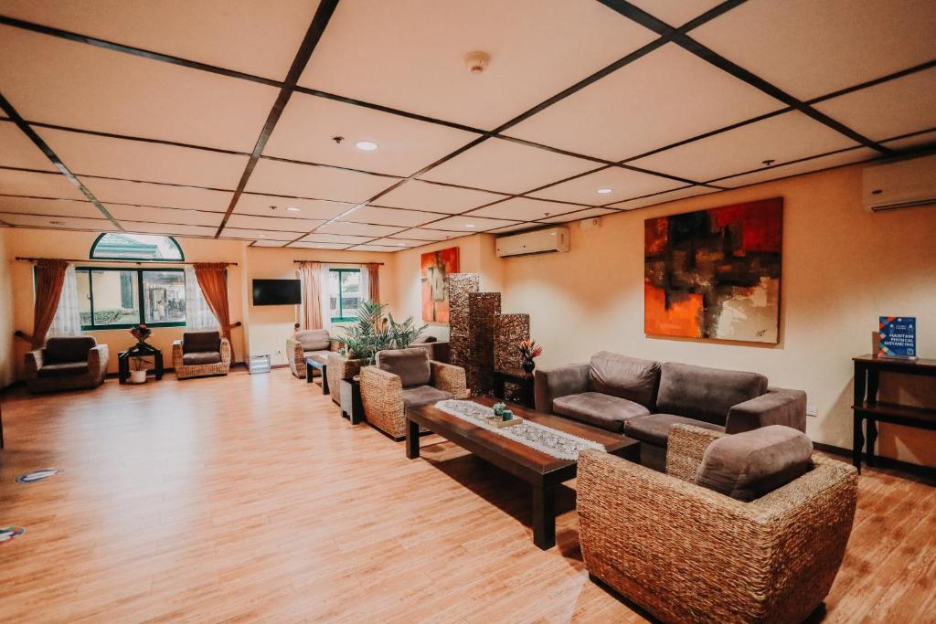 Posezení v ubytování Microtel by Wyndham Cabanatuan