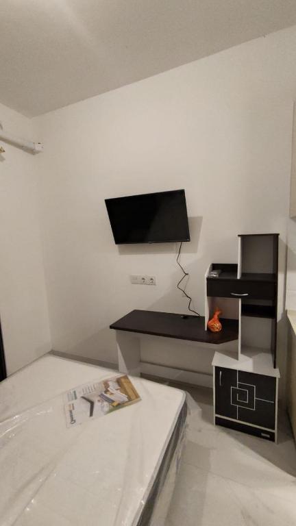 SKY HOUSE BSD APARTMENT