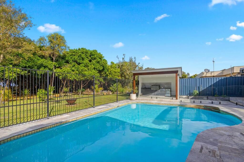 Tropicana Beach House with pool Lake Cathie, Lake Cathie (updated prices 2024)