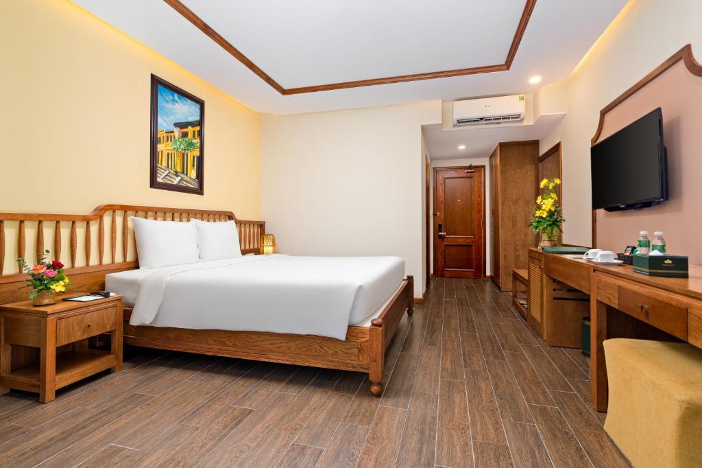 Phòng Deluxe Giường Đôi Có Ban Công