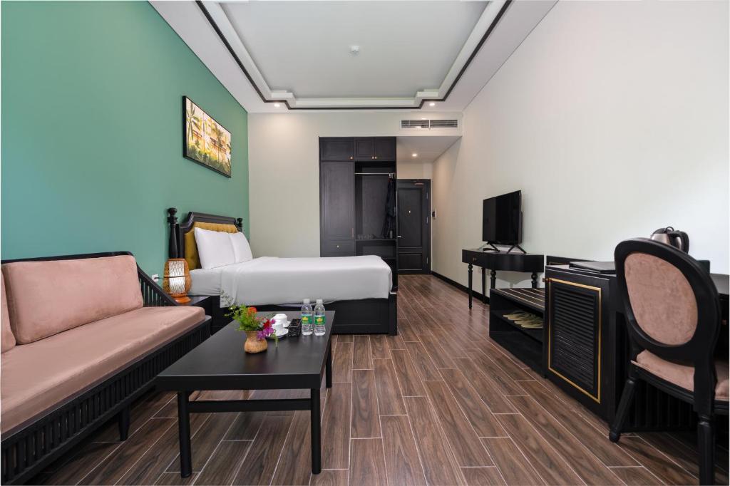 Phòng Deluxe Giường Đôi Có Ban Công