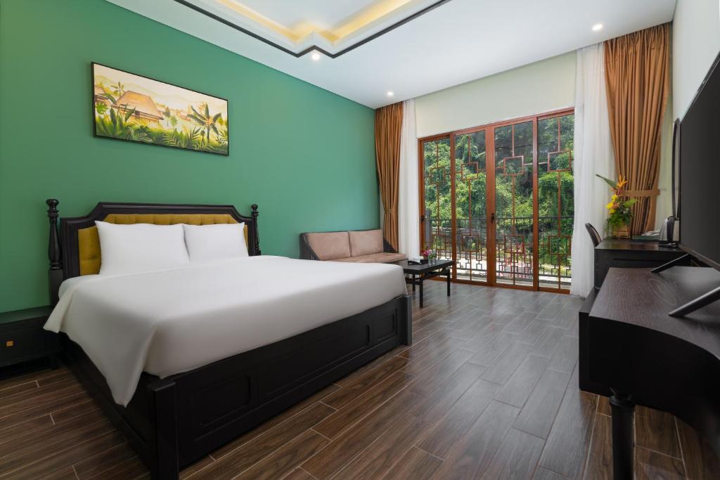 Phòng Deluxe Giường Đôi Có Ban Công