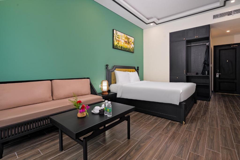 Phòng Deluxe Giường Đôi Có Ban Công