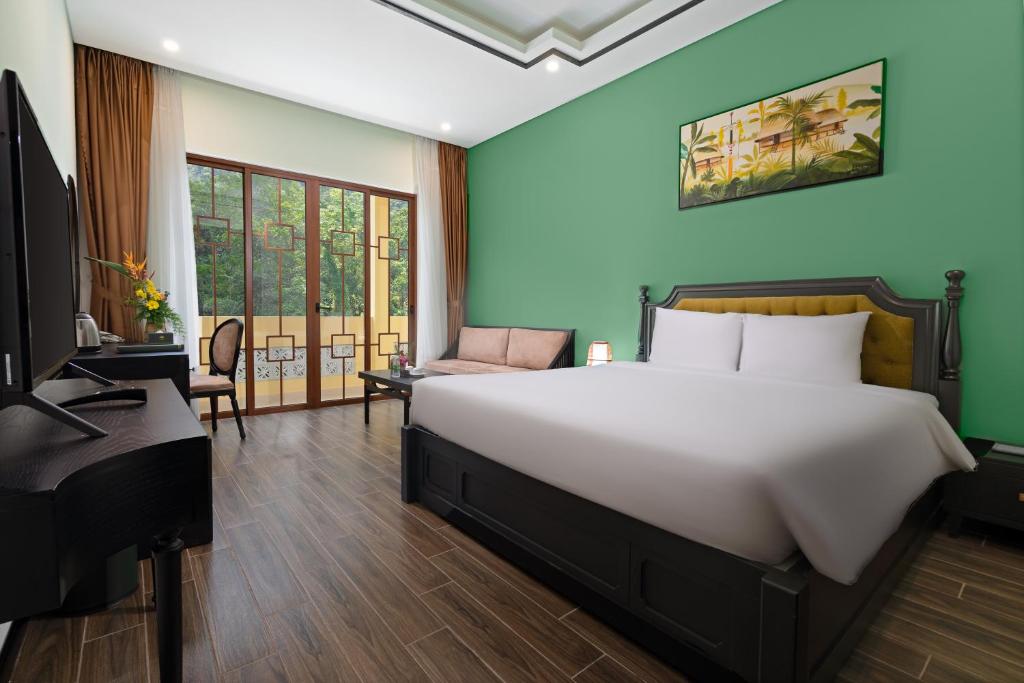 Phòng Deluxe Giường Đôi Có Ban Công