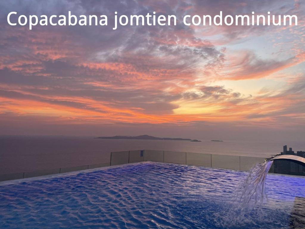 Východ nebo západ slunce při pohledu z apartmánu nebo okolí