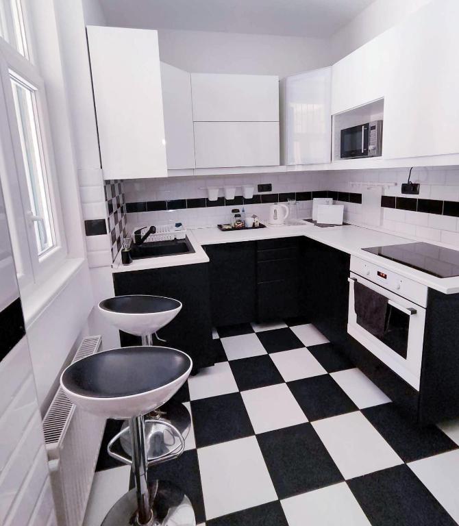 Kuchyňa alebo kuchynka v ubytovaní Westend flat