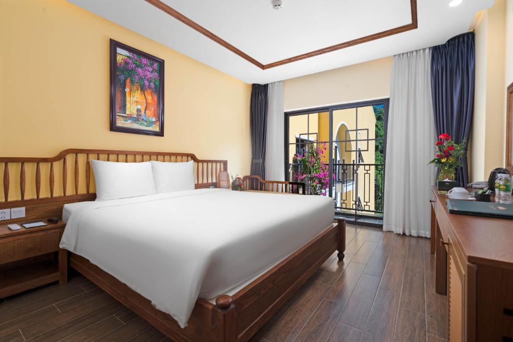 Suite Nhìn Ra Sông
