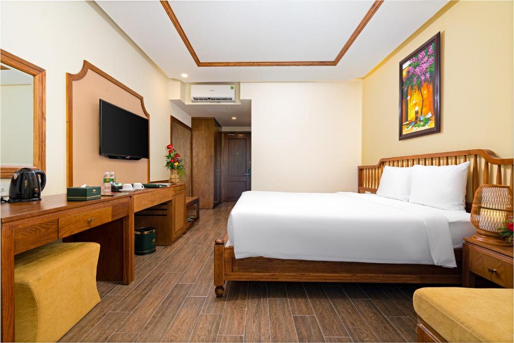 Suite Nhìn Ra Sông