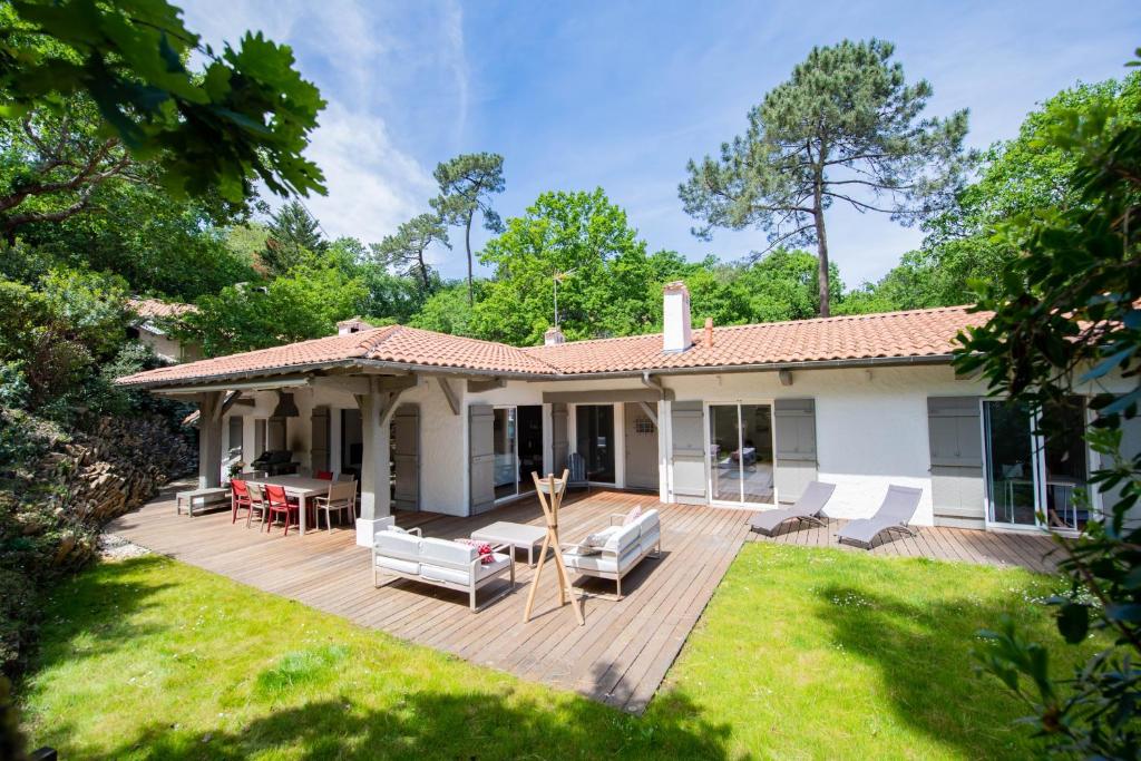 Κήπος έξω από το Villa spacieuse à Arcachon, proche plage de Pereire, jardin