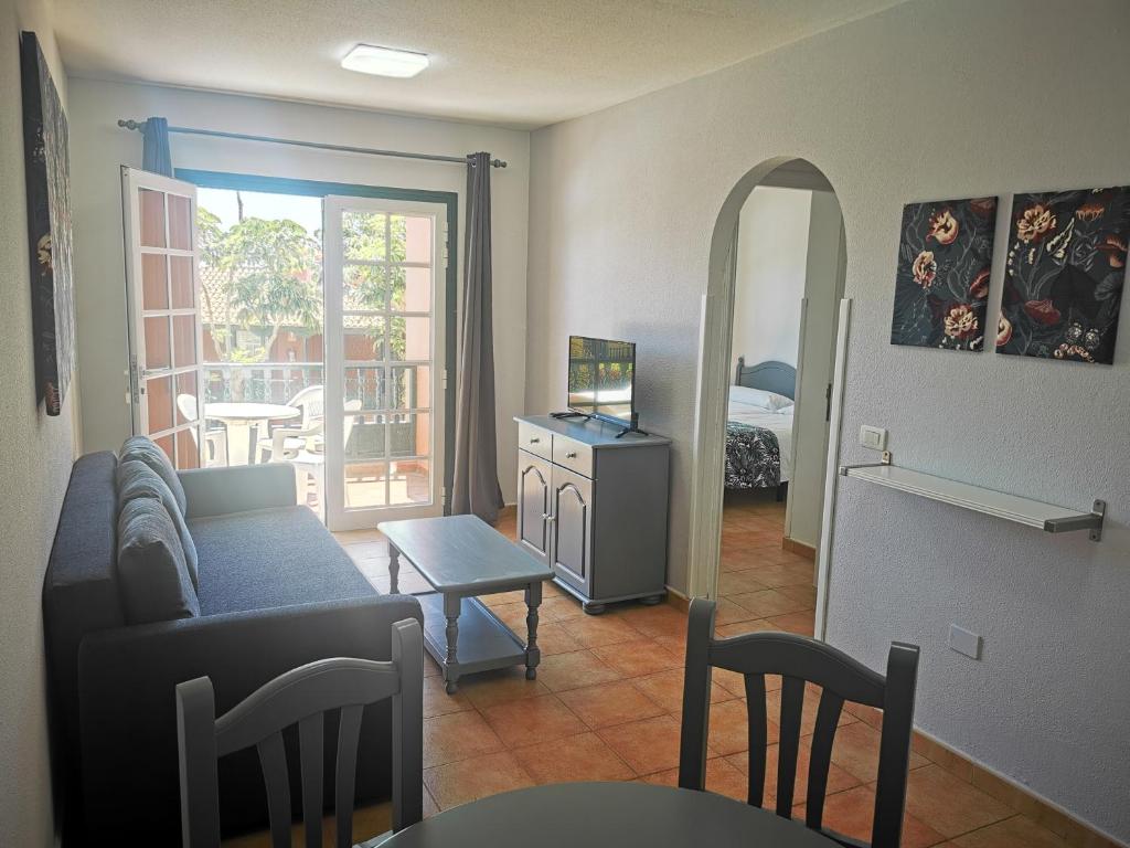 Apartamentos Oasis San Antonio, Los Cancajos – Precios ...