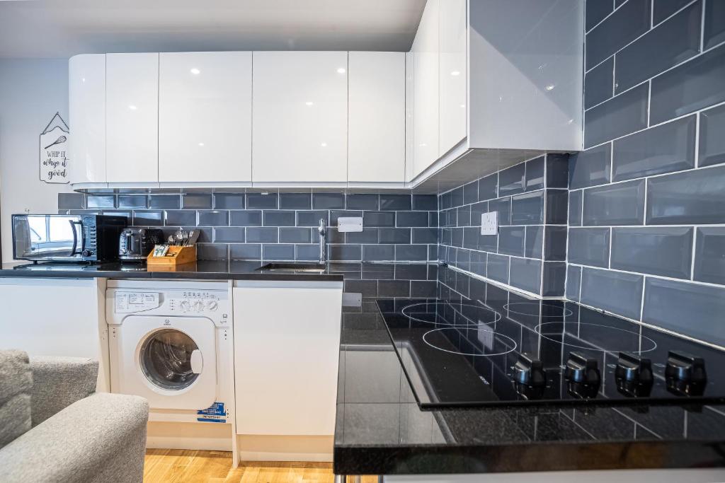 Cosy, Central Flat for up to 4 with Park View - Double Room With Patio