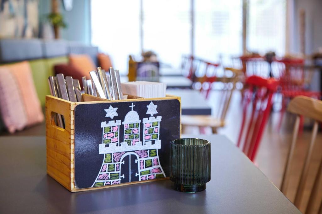 Holiday Inn - the niu, Fusion Hamburg St. Georg by IHG - Resim 20