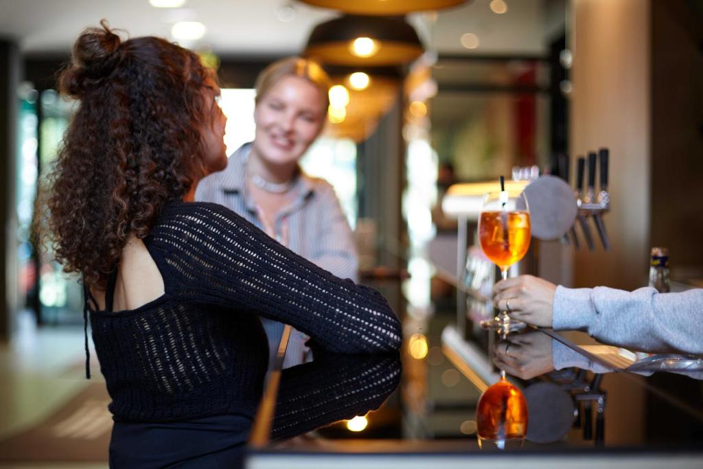 Holiday Inn - the niu, Fusion Hamburg St. Georg by IHG - Resim 17