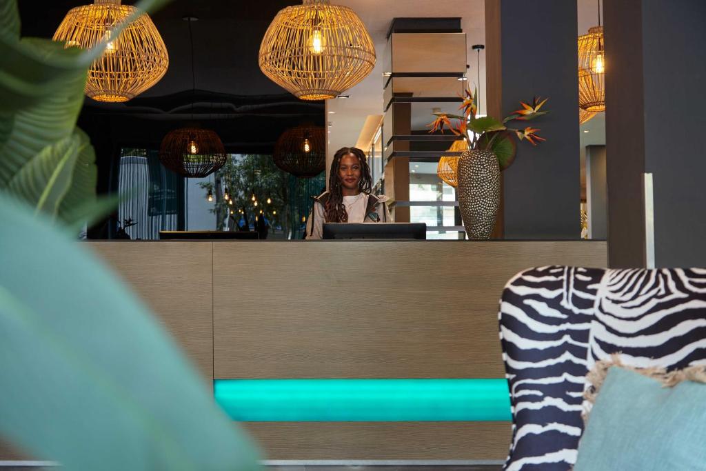 Holiday Inn - the niu, Fusion Hamburg St. Georg by IHG - Resim 16