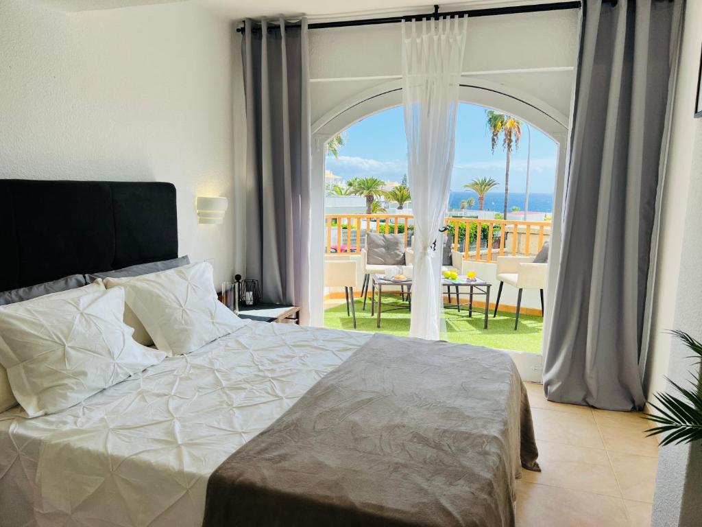 Ocean View Apartment with Heated Pool near Beach