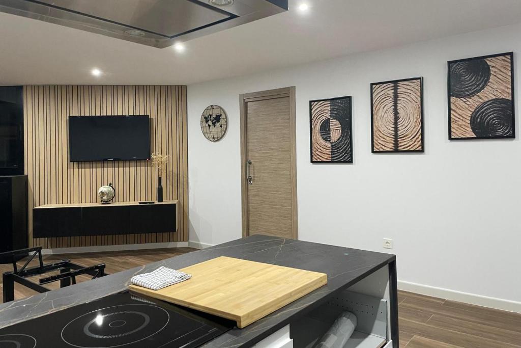 TV a/nebo společenská místnost v ubytování Luxury Views Marbella