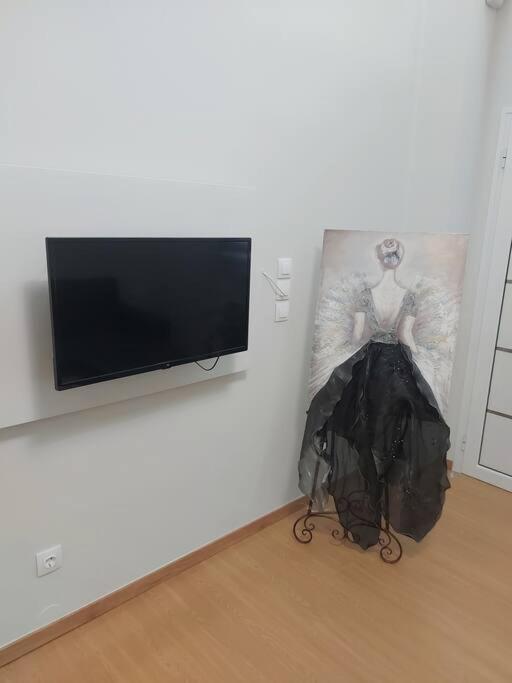 TV a/nebo společenská místnost v ubytování Μ&Σ Στούντιο 2