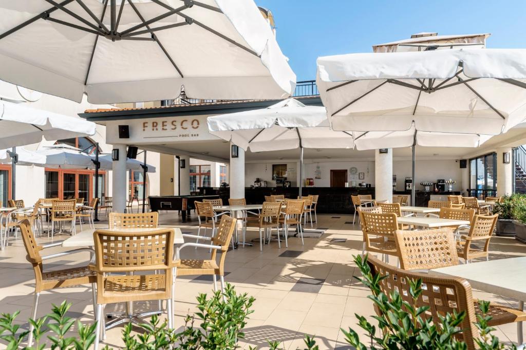 Restaurace v ubytování Alua Helios Bay - All Inclusive