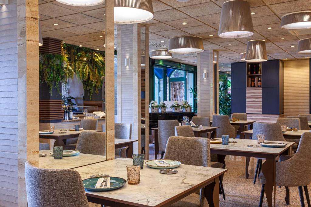 Restaurace v ubytování Hotel La Laguna Spa & Golf