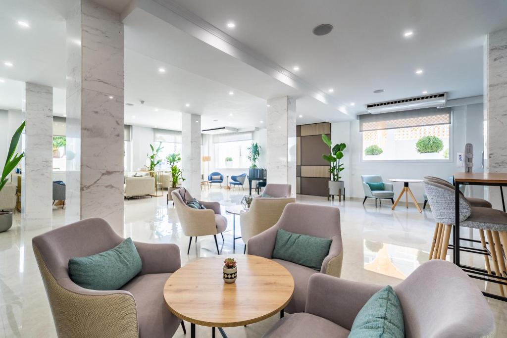 Hotel Las Arenas, Affiliated by Melia, Benalmádena – Updated ...