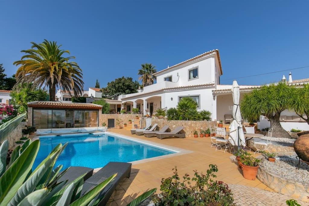 Casa das Flores-Private Vila w/ Pool, Gardens & BBQ (Portugal Lagos ...