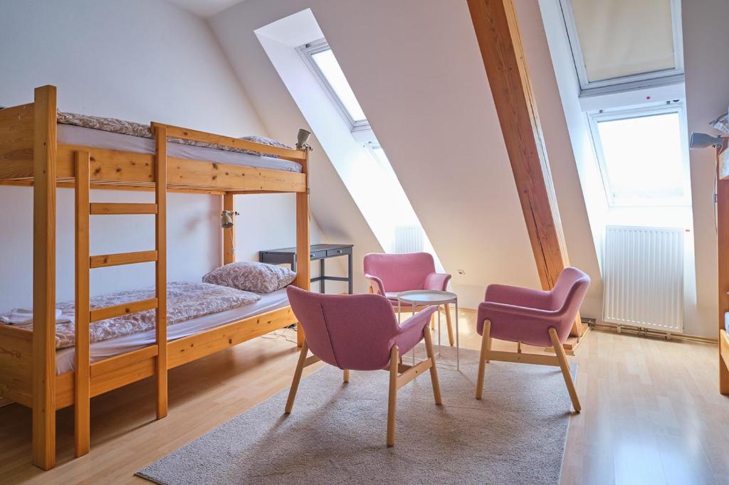 Postel nebo postele na pokoji v ubytování Samostan Mekinje