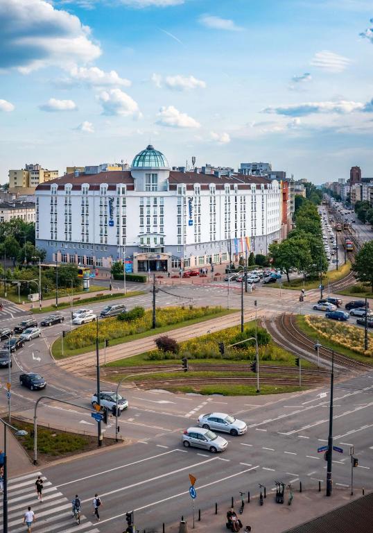 Nespecifikovaný výhled na destinaci Varšava nebo výhled na město při pohledu z hotelu