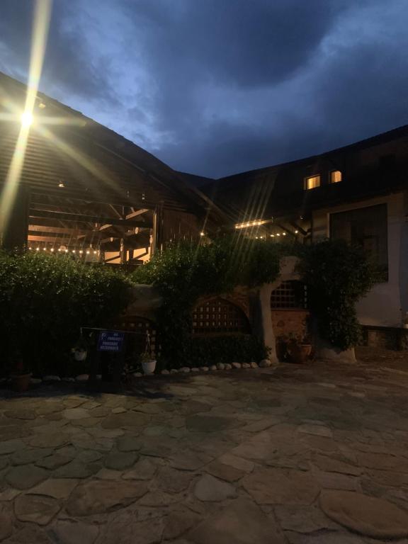 Foto sihtkohas Curtea de Argeş asuva majutusasutuse NO COMMENT RUSTIC galeriist
