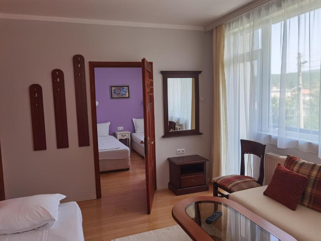 Mira Guest House - Comfort Triple Room