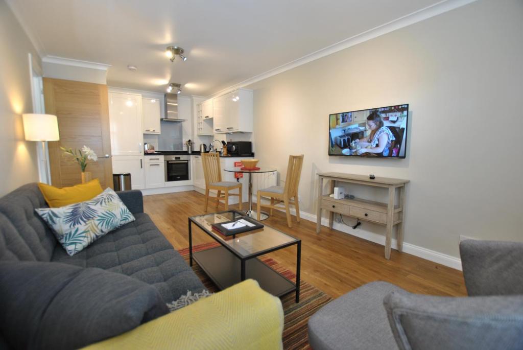 Alexandra Court One Bedroom Central Windsor Flats with Parking - Appartement Met 1 Slaapkamer
