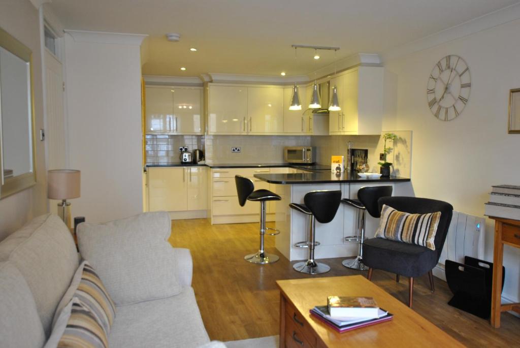 Alexandra Court One Bedroom Central Windsor Flats with Parking - Appartement Met 1 Slaapkamer