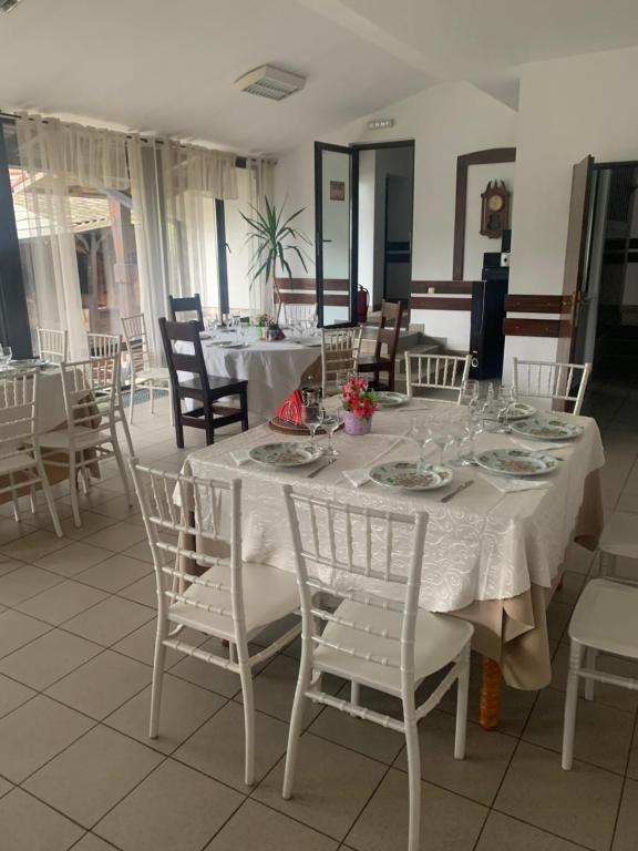Restoran või mõni muu söögikoht majutusasutuses NO COMMENT RUSTIC