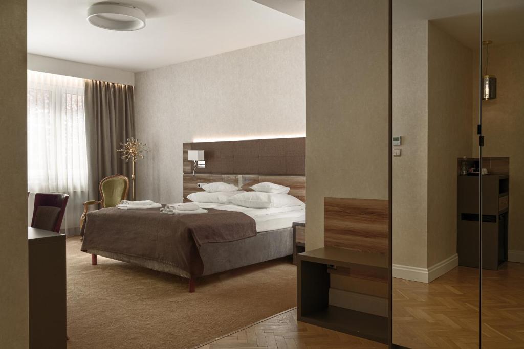 
Apartment with Garden View
