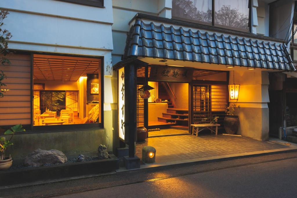 Ōda的住宿－Ryokan Masuya，夜间入门