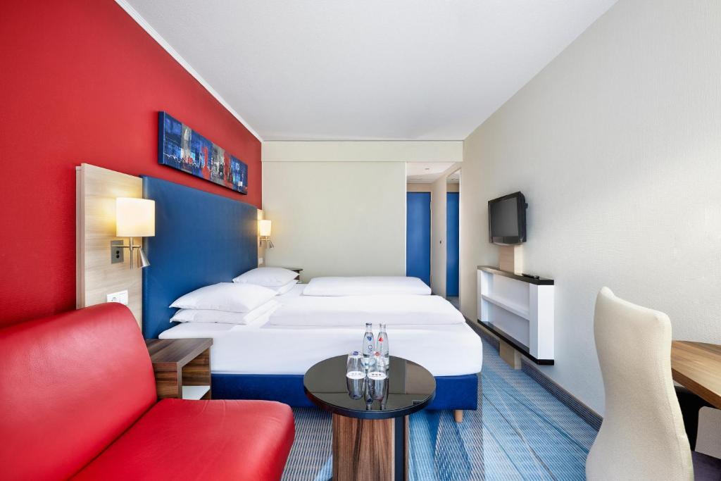 H+ Hotel Köln Brühl - Comfort Family Room (2 Adults + 1 Child)