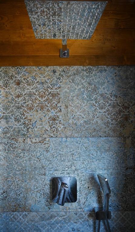 Zdjęcie z galerii obiektu Apartamenty u Harrego BOUTIQUE SPA z klimatyzacja, balkon, sauna, tężnia parking w Kudowie Zdroju