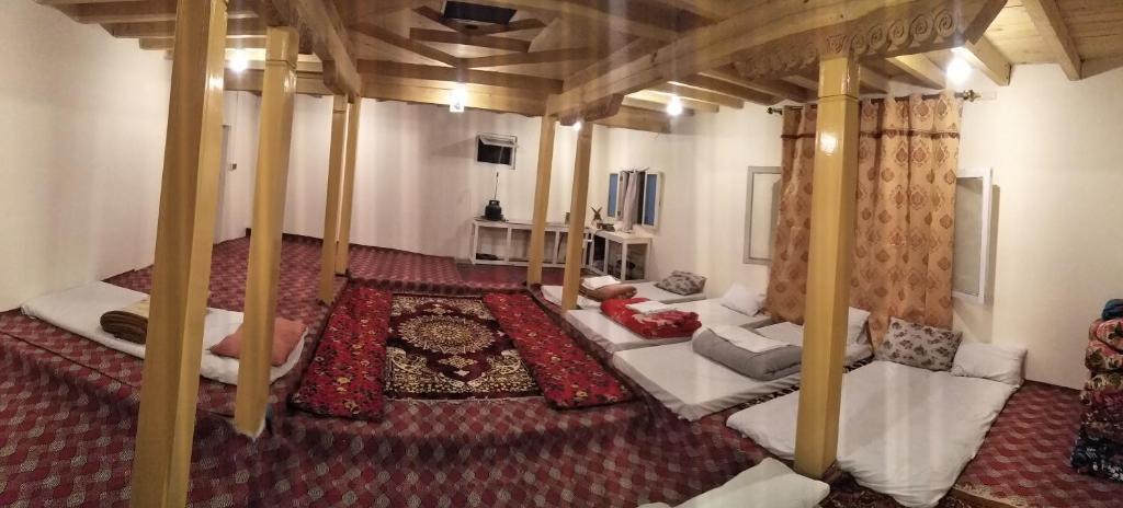 Karakorum Family Guest House Hunza - Casa De Ocho Habitaciones