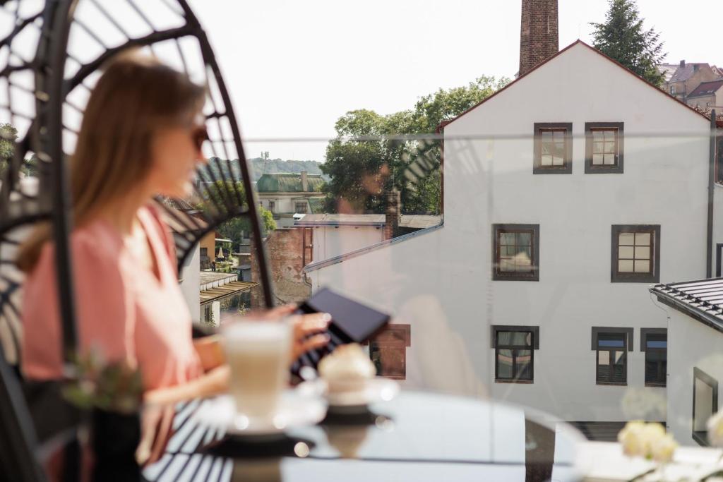 Rõdu või terrass majutusasutuses Aparthotel Na Klenici