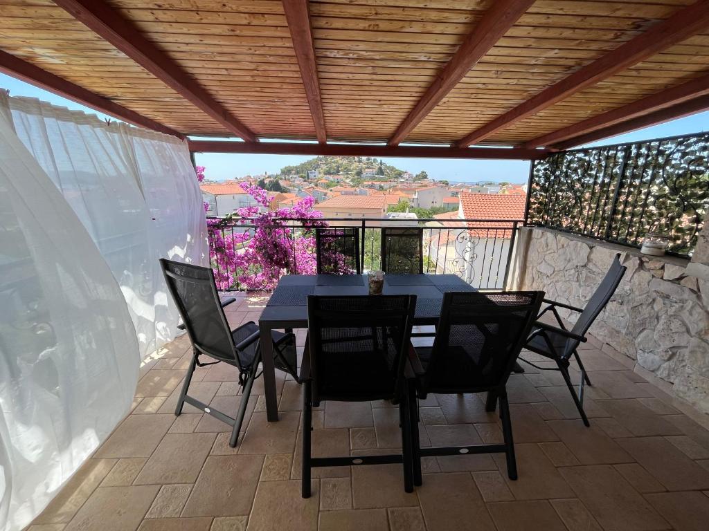 Perla Alba Apartments - Three-Bedroom Apartment